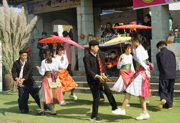 Các hoạt động tháng 7 'Làng với tuổi thơ' tại Làng Văn hóa - Du lịch các dân tộc Việt Nam