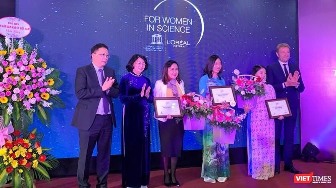 “Giải thưởng L’Oréal – UNESCO” Vì sự phát triển phụ nữ trong khoa học vinh danh nhà khoa học nữ xuất sắc năm 2022