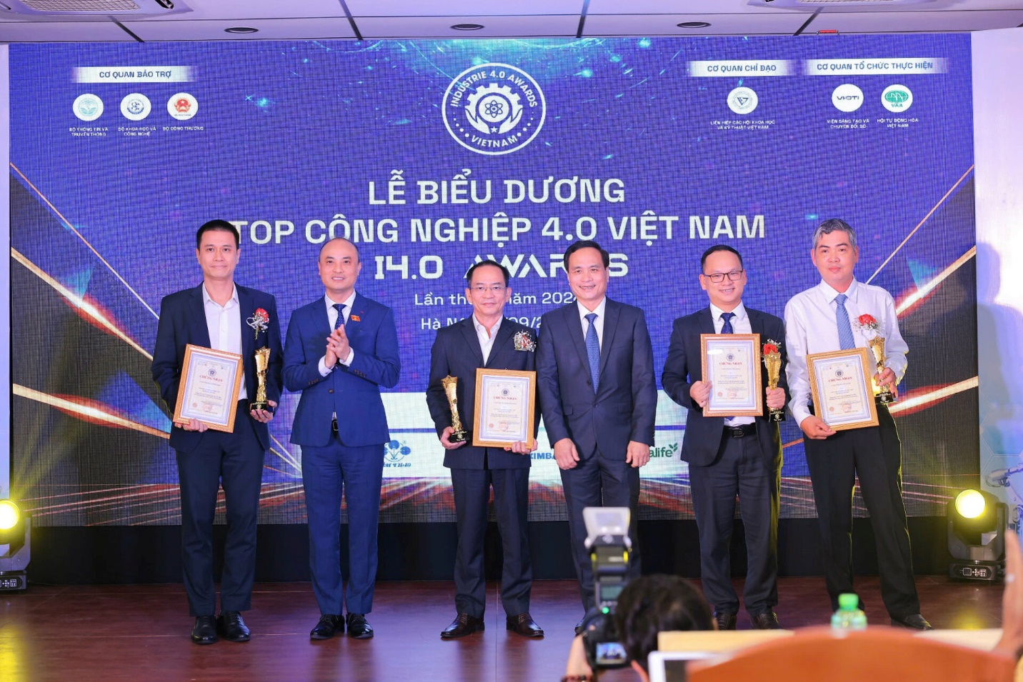 'Top Công nghiệp 4.0 Việt Nam (Industrie 4.0 Awards) lần thứ 3' vinh danh 30 doanh nghiệp, địa phương tiêu biểu