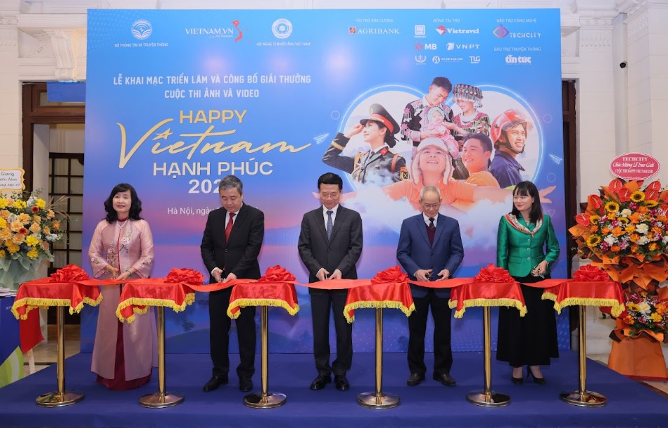 Hơn 10.300 tác phẩm tham dự Cuộc thi ảnh, Video 'Việt Nam hạnh phúc - Happy Vietnam'