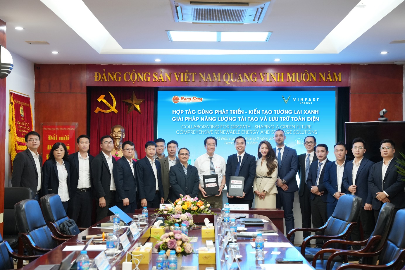 Rạng Đông và VinFast Energy hợp tác phát triển giải pháp năng lượng tái tạo 