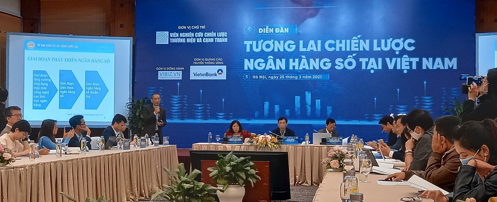 'Cần sớm hoàn thiện khung khổ pháp lý về định danh khách hàng trực tuyến' (eKYC)