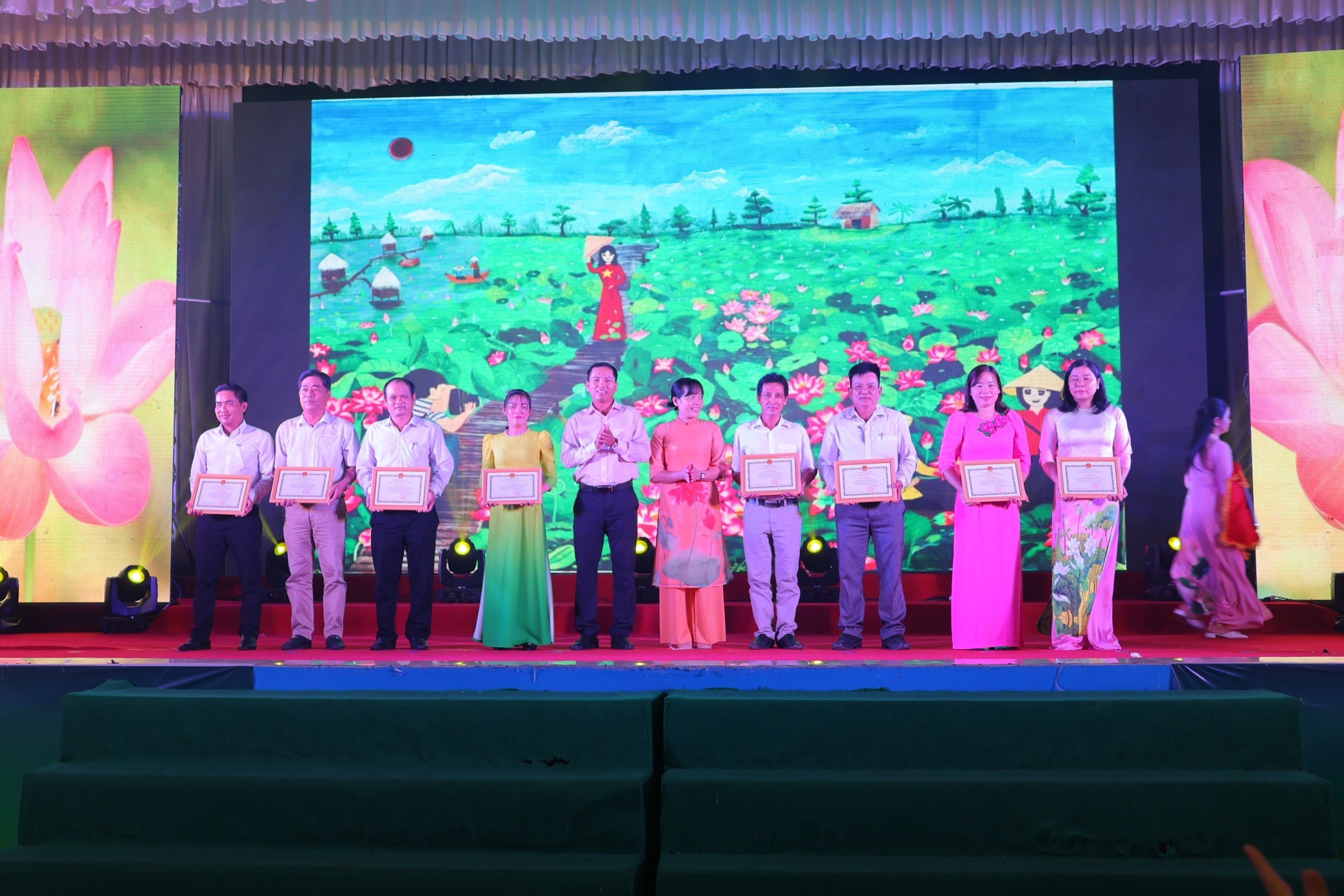 Lễ hội Sen Đồng Tháp lần thứ II năm 2024 có doanh thu ước đạt 99 tỷ đồng