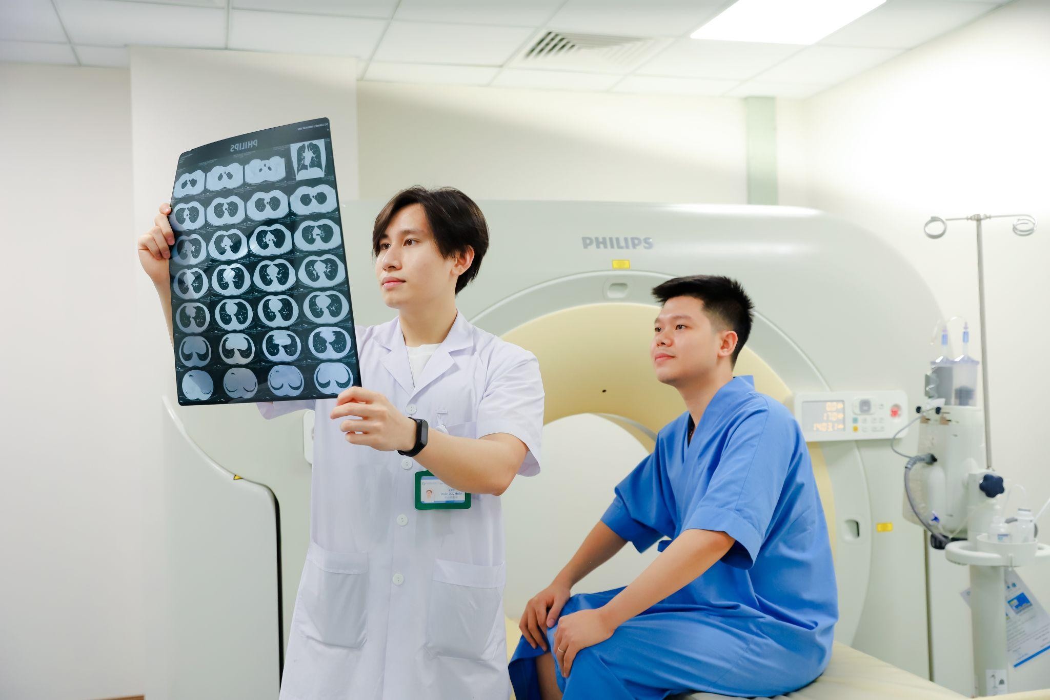 BVĐK Phương Đông khẳng định vị thế với danh hiệu 'Top 10 Bệnh viện Xanh - Sạch - Thông minh 2025'