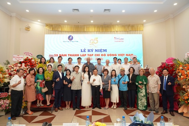Tạp chí Đồ uống Việt Nam kỷ niệm 25 năm thành lập và Trao giải cuộc thi “Thơ với văn hóa ẩm thực và đồ uống Việt Nam”