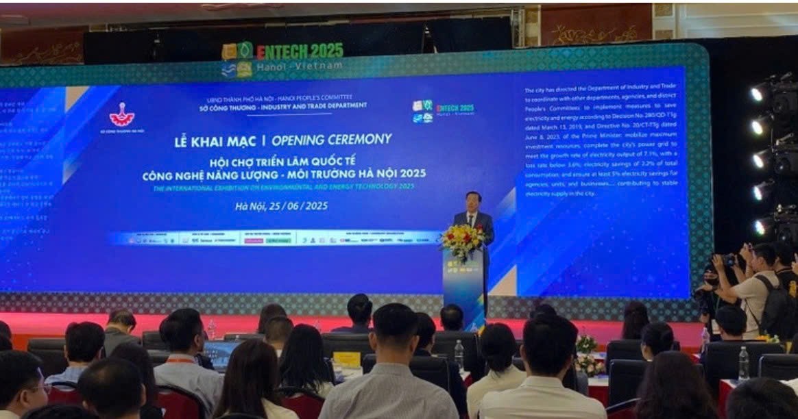 Hà Nội khai mạc Hội chợ triển lãm quốc tế công nghệ năng lượng-môi trường