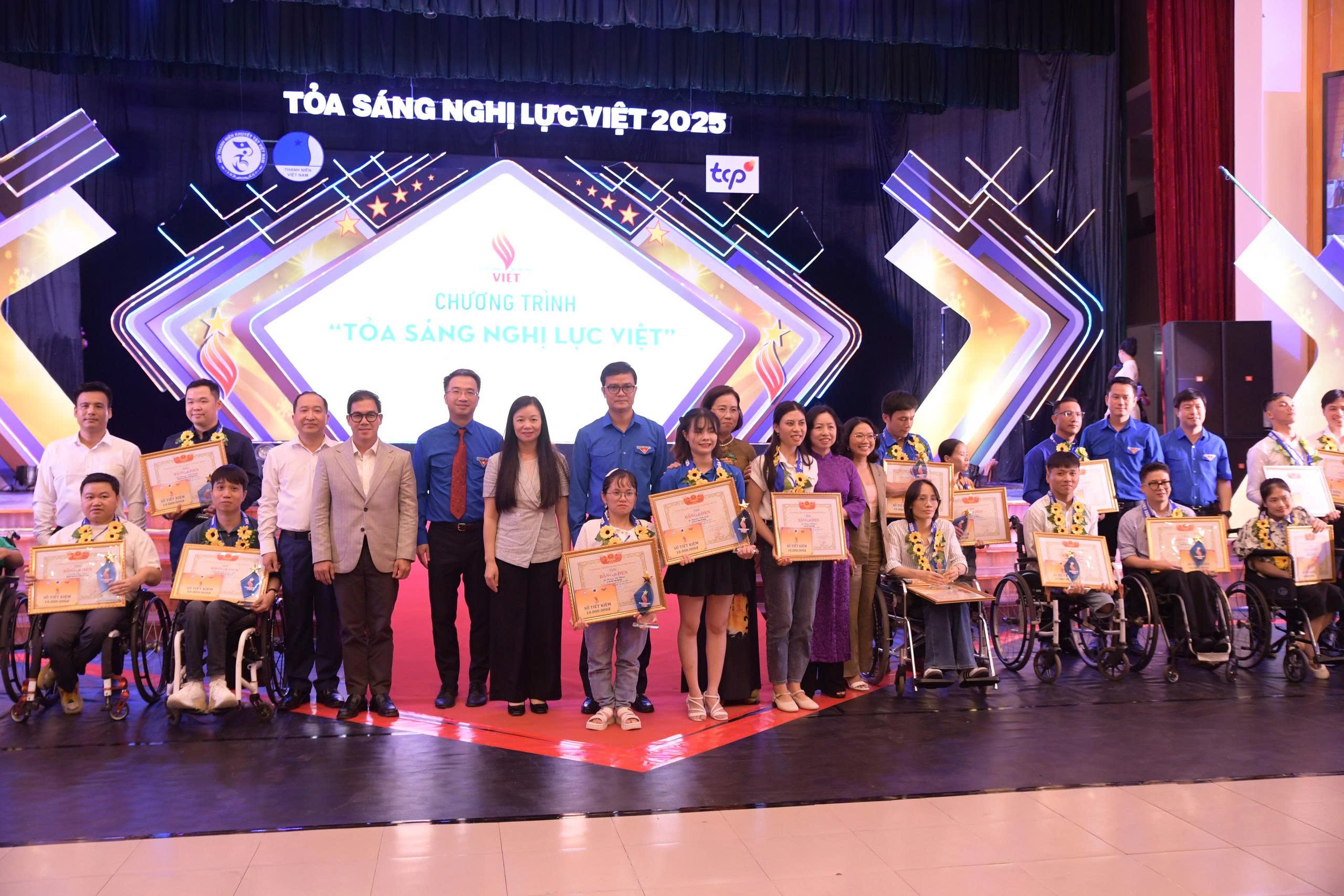 “Tỏa sáng Nghị lực Việt” 2025: Khi ý chí mở lối, không ai bị bỏ lại phía sau