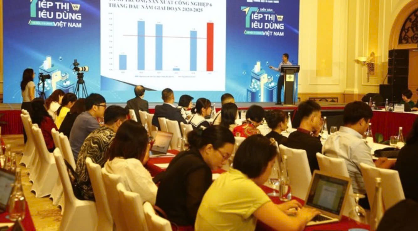 Diễn đàn "Tiếp thị và tiêu dùng Việt Nam”