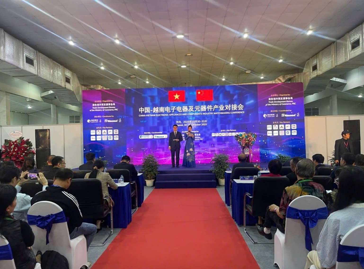 Hơn 350 gian hàng tại Triển lãm Quốc tế Điện tử và Thiết bị thông minh Việt Nam 2025