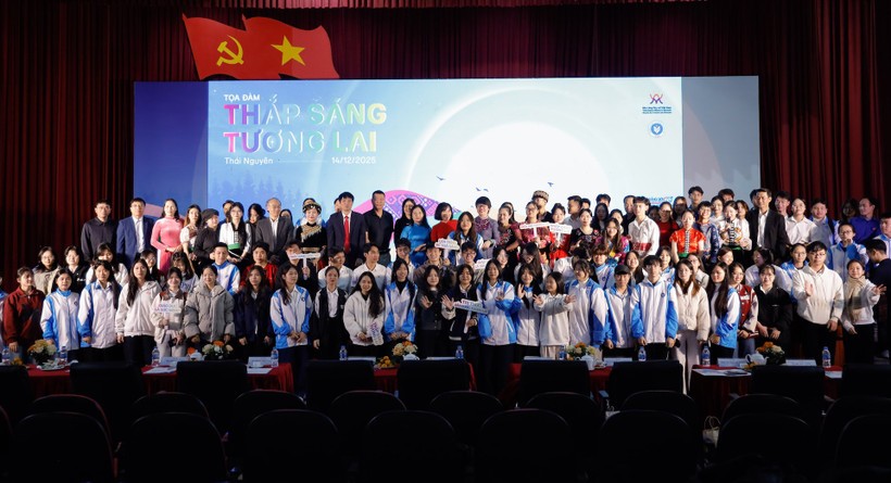 Tọa đàm truyền thông “Thắp sáng tương lai”