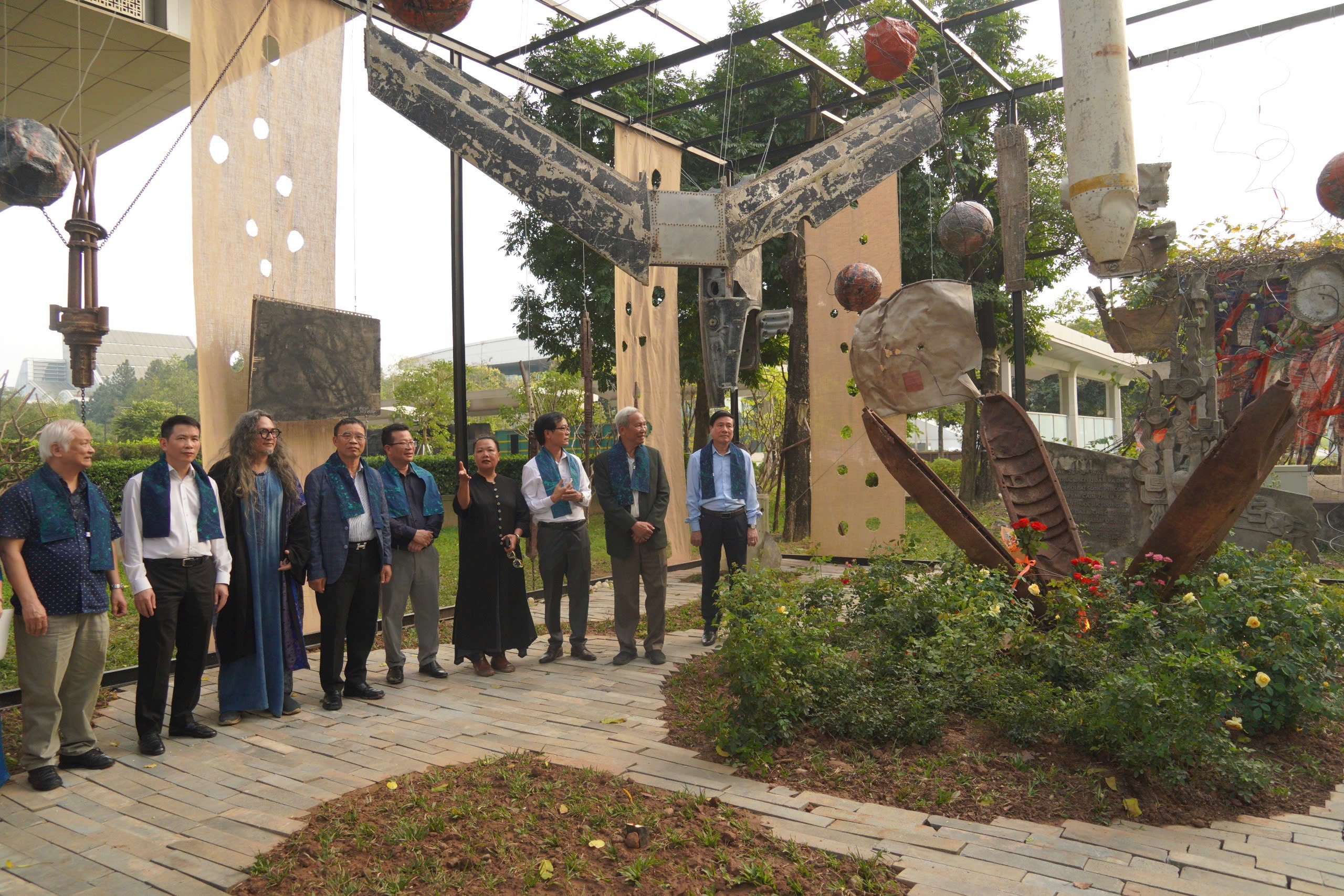 Bảo tàng Hà Nội ra mắt không gian sắp đặt ngoài trời từ xác máy bay