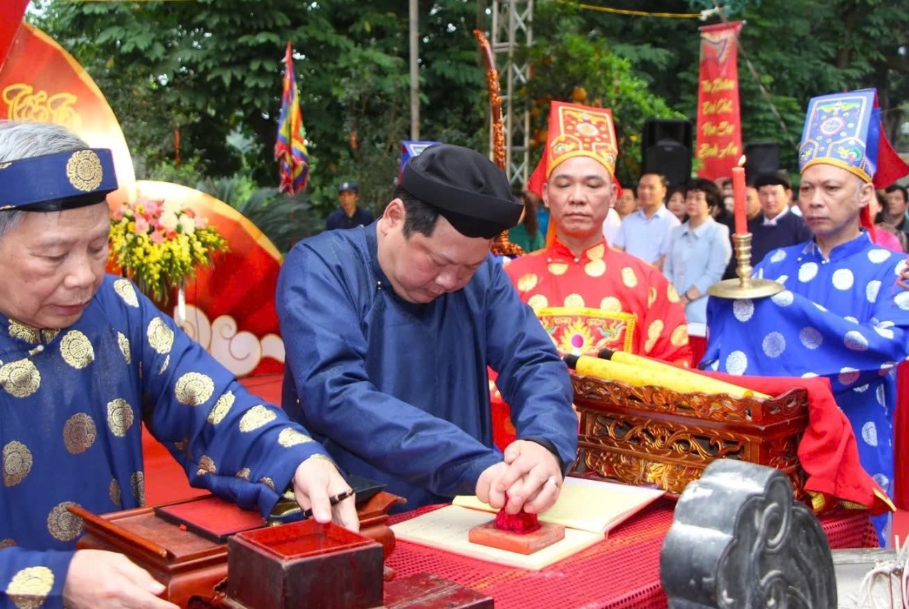 Khai Ấn Xuân Bính Ngọ tại đền Voi Phục