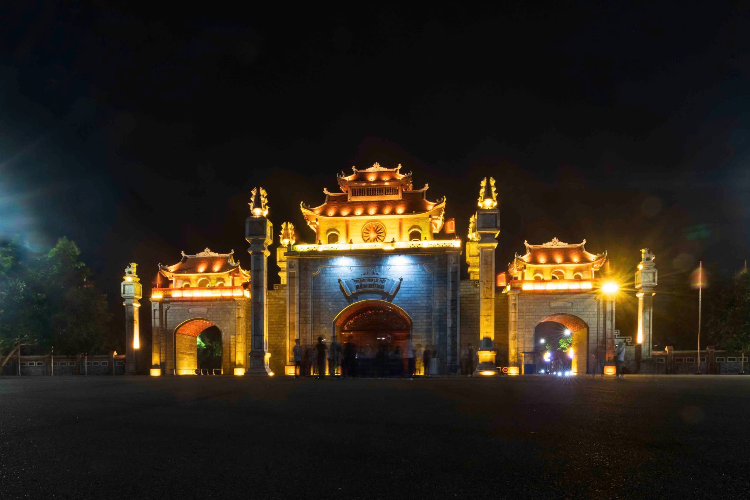 Phú Thọ thắp sáng di sản với tour đêm Đền Hùng