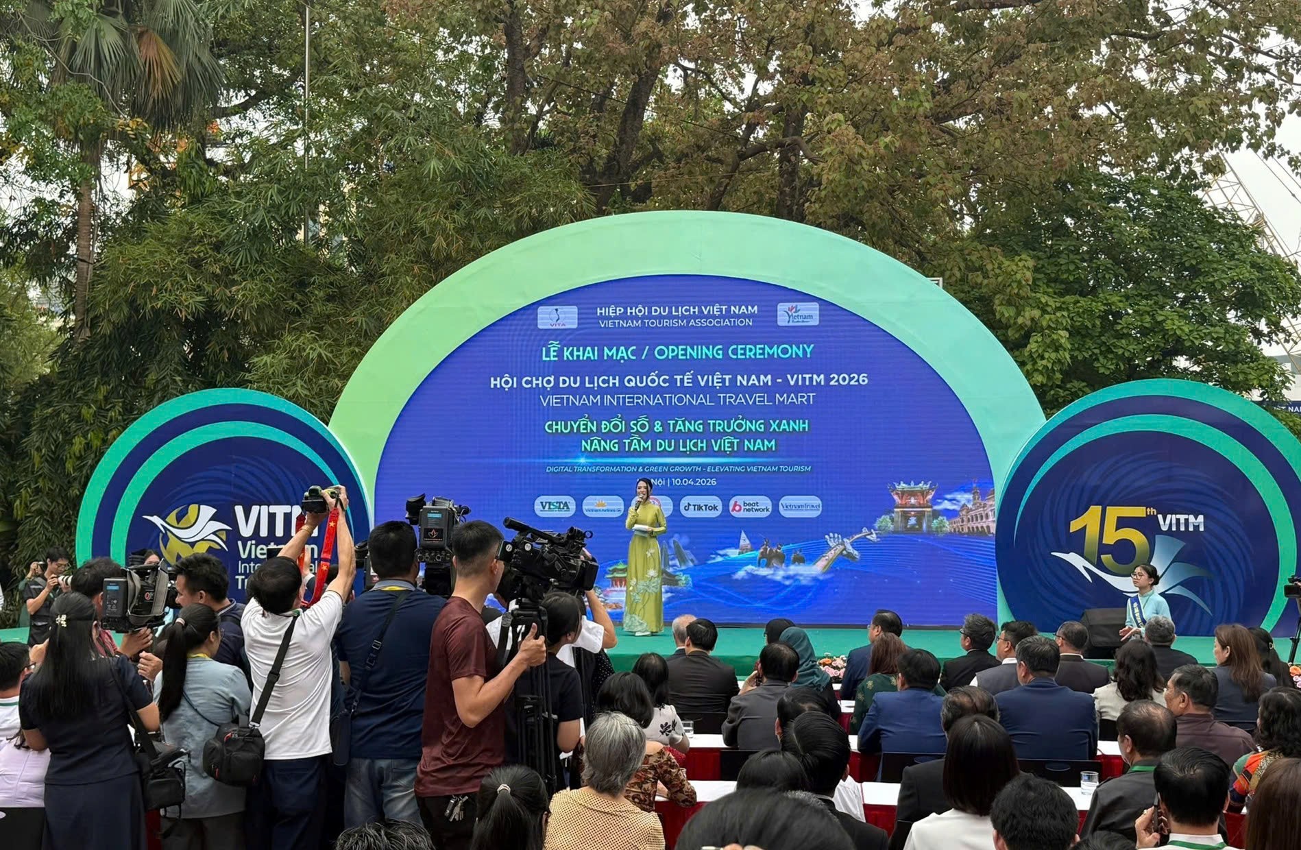 'Hội chợ Du lịch Quốc tế Việt Nam (VITM) năm 2026 sẽ mở cửa đón khách đến hết 13/4: Thúc đẩy chuyển đổi số và tăng trưởng xanh trong kỷ nguyên mới