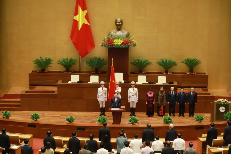 Chùm ảnh: Tân Chủ tịch Quốc hội tuyên thệ nhậm chức, điều hành phiên họp