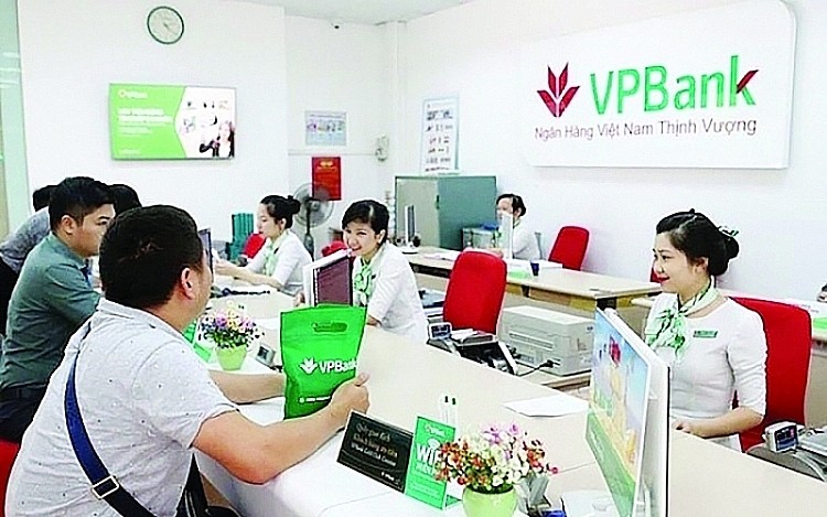 Mua bán cổ phiếu 'chui' VPB, bị phạt gần 1 tỉ đồng