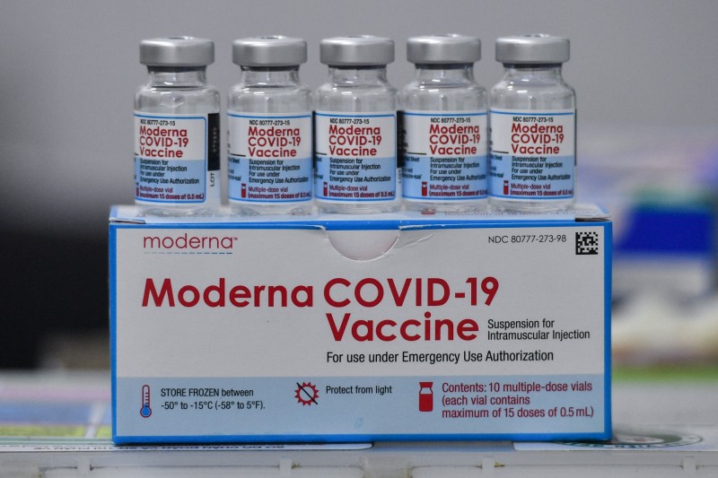 Người tiêm mũi 1 Moderna, mũi 2 có thể thay thế bằng vaccine nào?