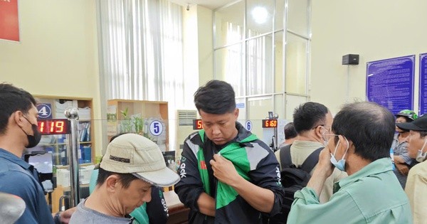Gojek dừng hoạt động sau 16/9, tài xế đổ xô làm thủ tục để chuyển sang 3 hãng khác