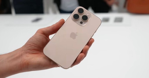 Giá iPhone 16 Pro Max lần đầu xuống dưới mức 30 triệu đồng, thay đổi cục diện thị trường tại Việt Nam