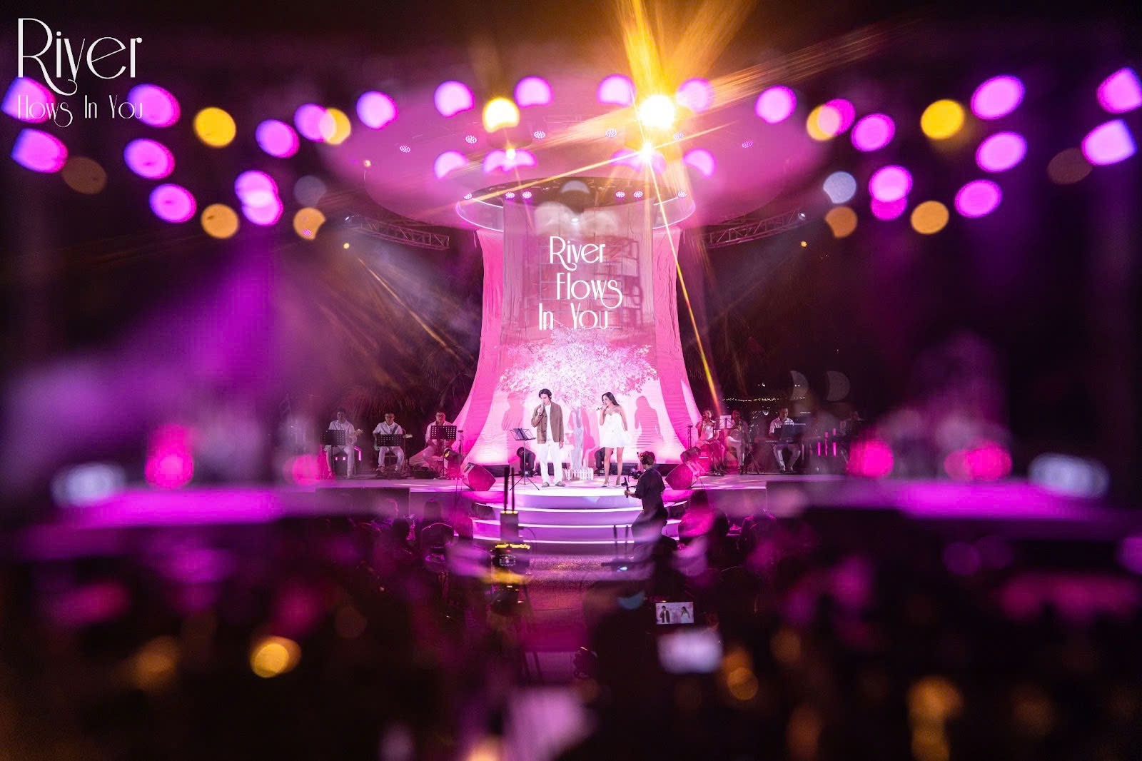 ‘Mùa thu cho em’ những trải nghiệm đáng nhớ cùng giọng ca Văn Mai Hương trong minishow 'River Flows In You'