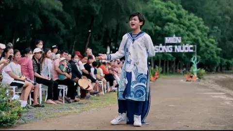 Ca khúc “Nơi đảo Xa” do ca sĩ nhí Cao Phú Quý biểu diễn đạt một triệu lượt xem đầu tiên