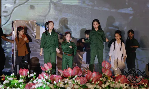 Joly Linh: 'Chỉ huy Mai' bản lĩnh và đầy xúc cảm trong hoạt cảnh 'Những bóng hồng trong lửa đạn'