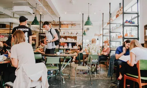 Cô gái tiết lộ về nghề 'đi ăn miễn phí' ở nhiều nhà hàng hot tại Việt Nam, netizen rần rần ứng tuyển và điều mà người trong cuộc nói