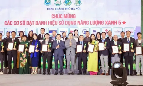 Trao danh hiệu cơ sở, công trình xây dựng sử dụng năng lượng xanh TP Hà Nội năm 2025