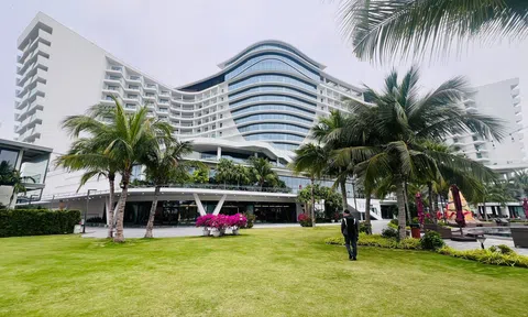 Dream Dragon Resort - Khách sạn biển 5 sao đầu tiên miền Bắc đón 7.500 khách ba ngày đầu năm