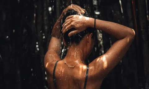 Một thói quen khi tắm có nguy cơ gây đột quỵ