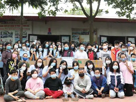 Học sinh trường THPT Chuyên Sư phạm với hoạt động thiện nguyện 'Khuyết 2021: Etherity'