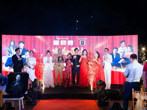 A Tuân tổ chức đêm nhạc “Việt Nam Tinh Hoa” mừng sinh nhật