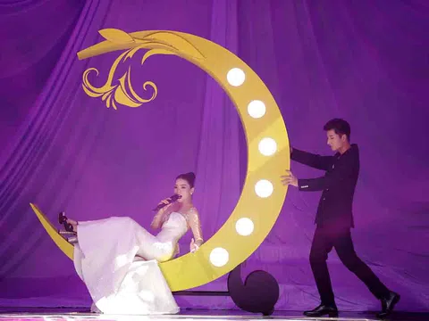 “Lệ Quyên tỏa sáng rực rỡ trong liveshow với hai thiết kế tinh xảo của Hoàng Hải”