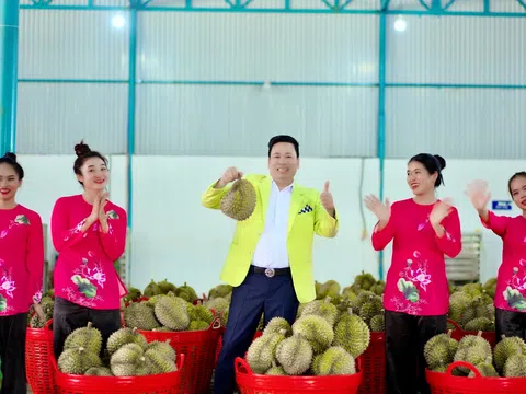 Ca sĩ Michael Lang phát hành MV “Sầu riêng năm nay được quá em ơi”