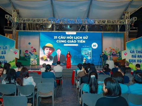 Ra mắt hồi ký "Từ sông Bến Hải đến Dinh Độc Lập" và nhiều hoạt động ý nghĩa nhân kỷ niệm 50 năm Ngày Giải phóng miền Nam,