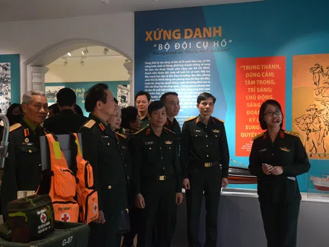 Hơn 300 tài liệu, hình ảnh và hiện vật tiêu biểu trưng bày tại triển lãm 'Thanh niên Quân đội – Vững bước dưới cờ Đảng'