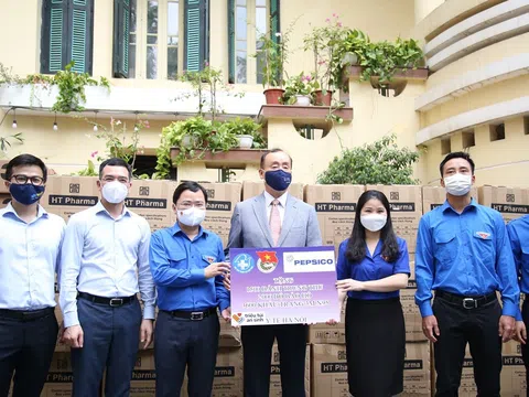 Ấm áp những hoạt động hỗ trợ Y bác sĩ tuyến đầu chống dịch trong dịp Trung Thu 2021