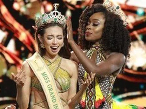 Thùy Tiên đăng quang Hoa hậu Hòa bình 2021