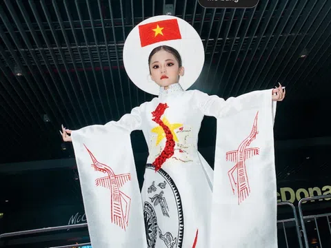 Á hậu nhí "Miss Baby 2023" Nhật Ánh gây sốt với áo dài bản đồ Việt Nam