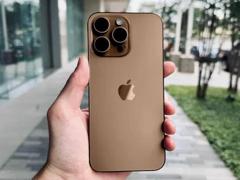 Hình ảnh iPhone 16 Pro với màu "titan sa mạc" mới, khác xa màu vàng mà chúng ta tưởng tượng!