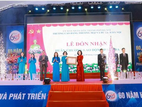 Trường Cao đẳng Thương mại và Du lịch Hà Nội tổ chức Lễ kỷ niệm 60 năm ngày thành lập và đón nhận Huân chương Lao động hạng Ba