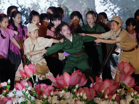 'Những bóng hồng trong lửa đạn': Nghệ sĩ nhí Trần Hương Mộc Trà tỏa sáng tại Vinhomes Ocean Park