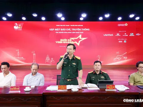 ‘Dưới cờ vinh quang’: Hành trình nghệ thuật số hóa niềm tự hào dân tộc