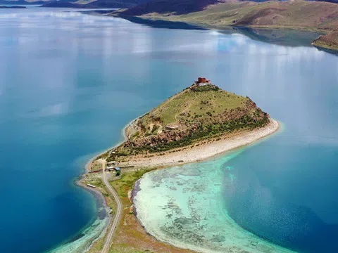 'Ngôi chùa cô đơn nhất thế giới' ở Tây Tạng