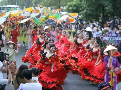 Du lịch Huế hồi sinh
