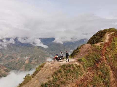 "Người đàn ông Nga vẽ tranh về Việt Nam" sau khi đi 63 tỉnh thành